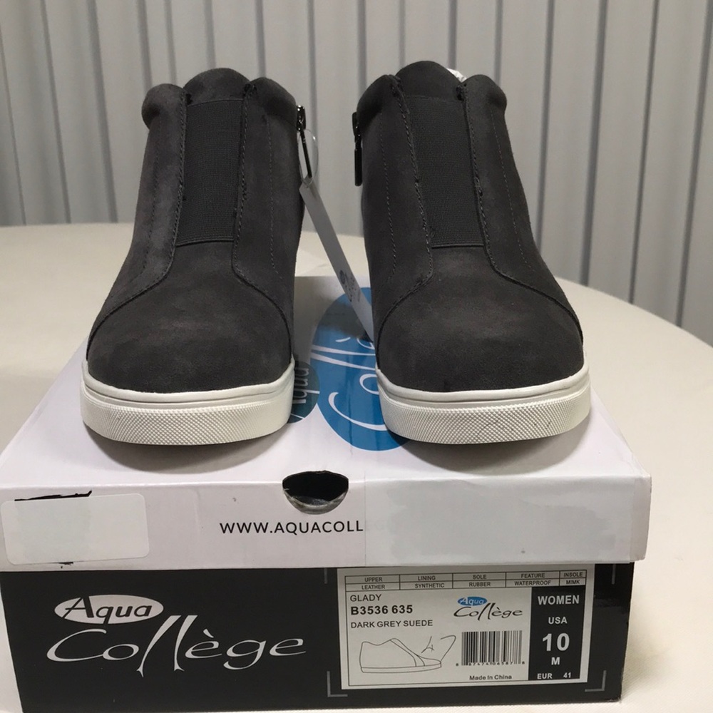 AQUA COLLEGE WOMEN GLADY DARK GREY WATERPROOF SNEAKERS SIZE 10
New in Box